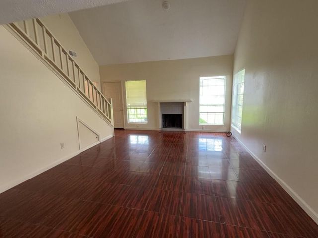 1527 Lazy Spring Drive, Missouri City, TX 77489