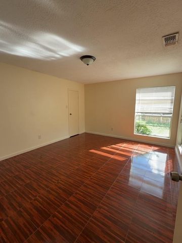 1527 Lazy Spring Drive, Missouri City, TX 77489