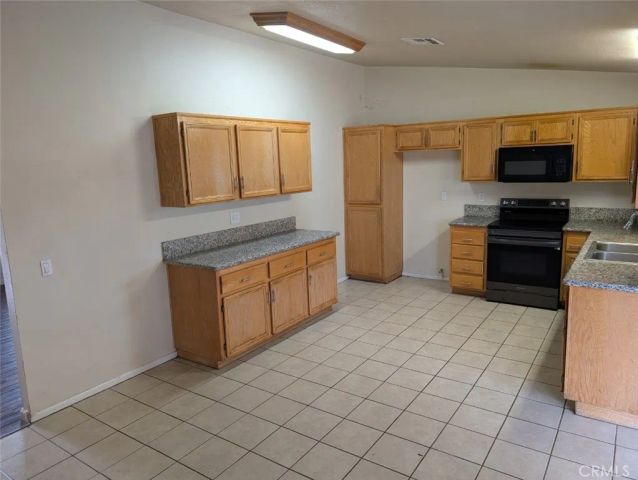 2939 E Avenue R10, Palmdale, CA 93550
