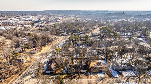 3 Point South Court, Little Rock, AR 72211