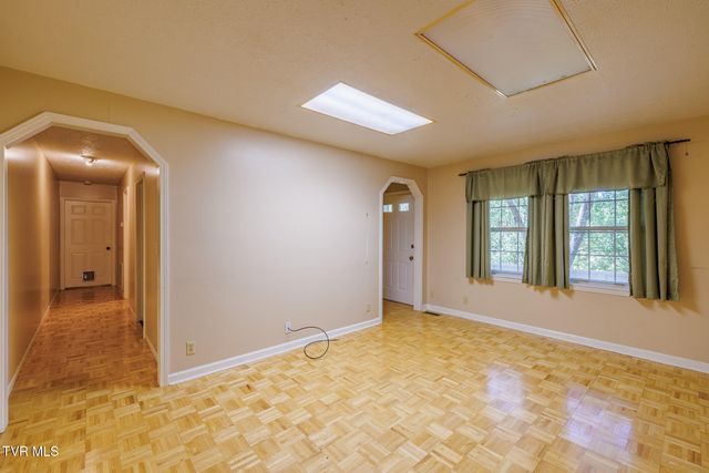 960 North Central Avenue, Church Hill, TN 37642
