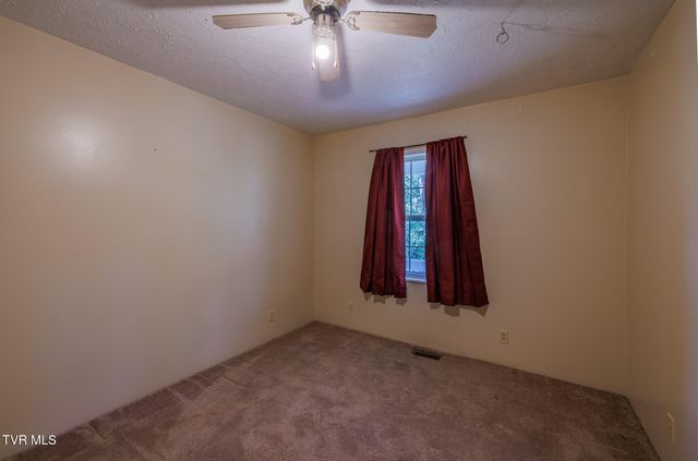 960 North Central Avenue, Church Hill, TN 37642