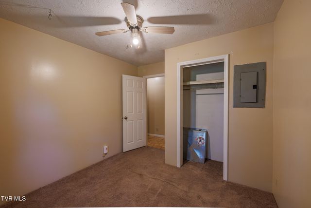 960 North Central Avenue, Church Hill, TN 37642