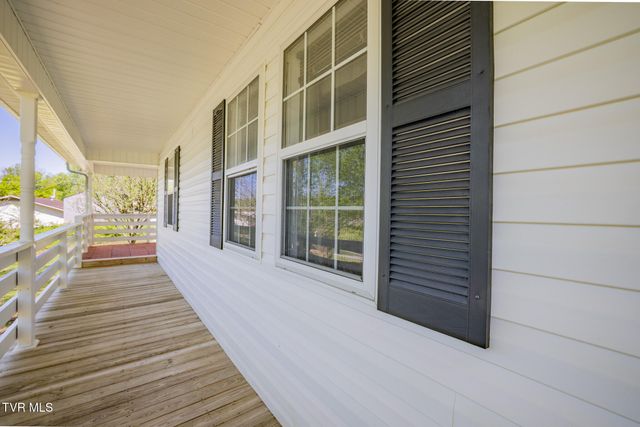 960 North Central Avenue, Church Hill, TN 37642