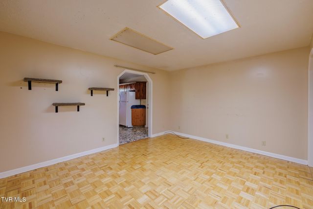 960 North Central Avenue, Church Hill, TN 37642