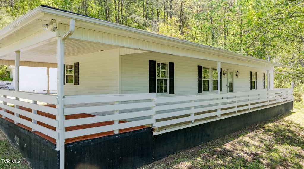 960 North Central Avenue, Church Hill, TN 37642