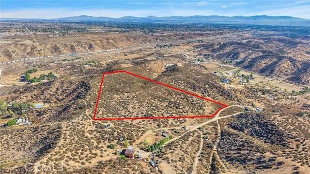 111 Starlight Dr., Hesperia, CA 92345