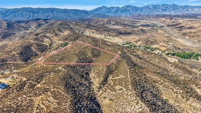 111 Starlight Dr., Hesperia, CA 92345