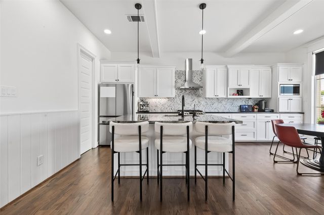 1303 Upland Retreat Blue Place, Houston, TX 77043