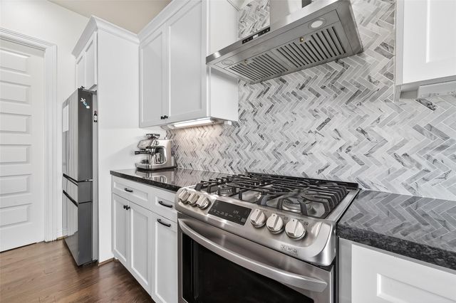 1303 Upland Retreat Blue Place, Houston, TX 77043