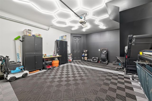 1303 Upland Retreat Blue Place, Houston, TX 77043