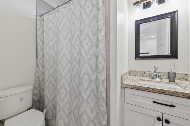 1303 Upland Retreat Blue Place, Houston, TX 77043