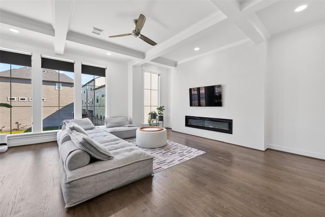 1303 Upland Retreat Blue Place, Houston, TX 77043