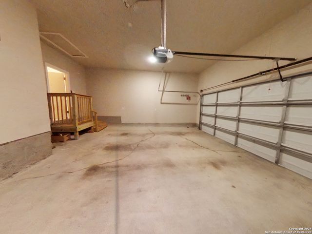 9118 WINDGARDEN, Windcrest, TX 78239