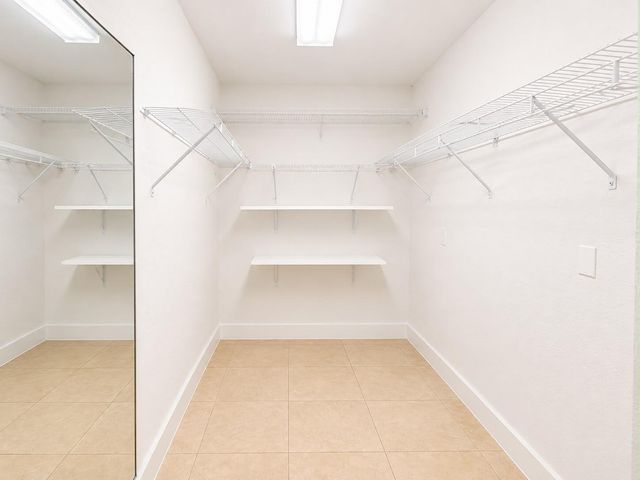 990 NW 1st Street Apt 1, Miami, FL 33128