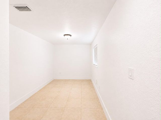 990 NW 1st Street Apt 1, Miami, FL 33128