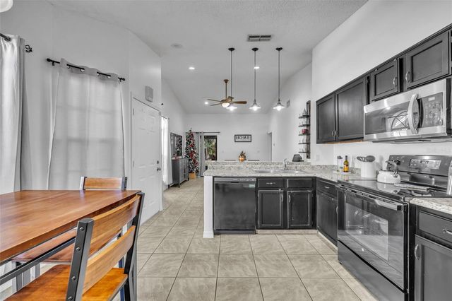 1831 SUMMIT CHASE AVENUE, Apopka, FL 32703