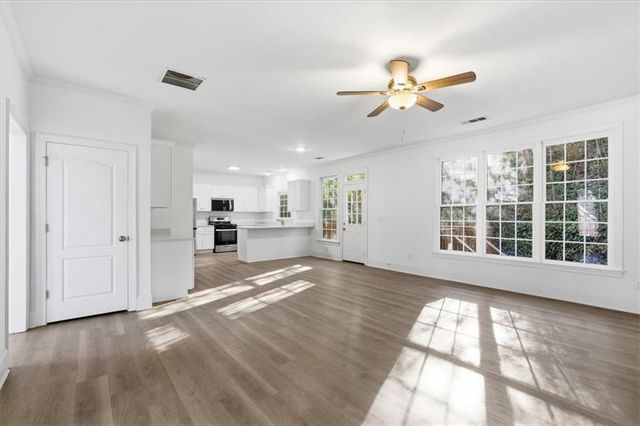 1335 Killian Shoals Way SW, Lilburn, GA 30047