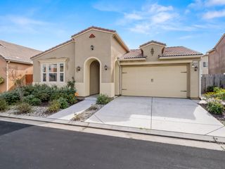 2318 Lombard Lane, Clovis, CA 93619