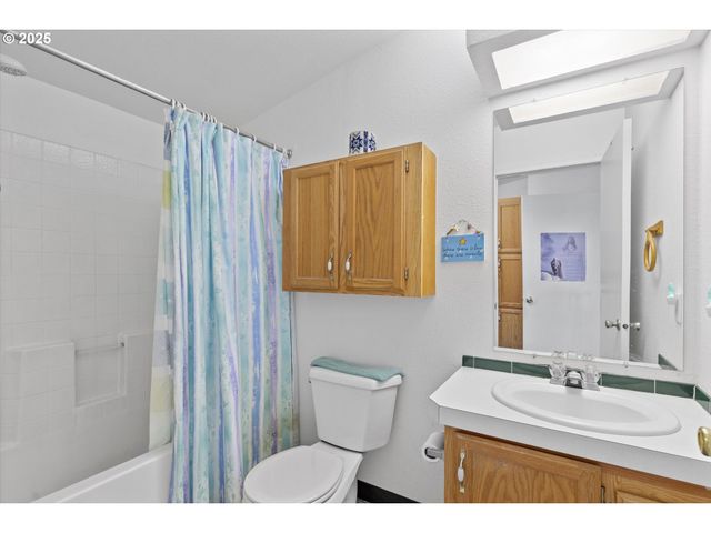 15130 S MAPLELANE Rd 33, Oregon City, OR 97045