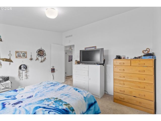 15130 S MAPLELANE Rd 33, Oregon City, OR 97045