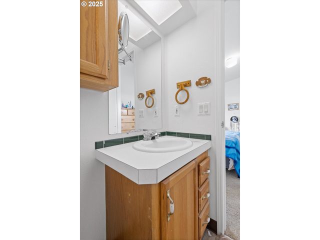 15130 S MAPLELANE Rd 33, Oregon City, OR 97045