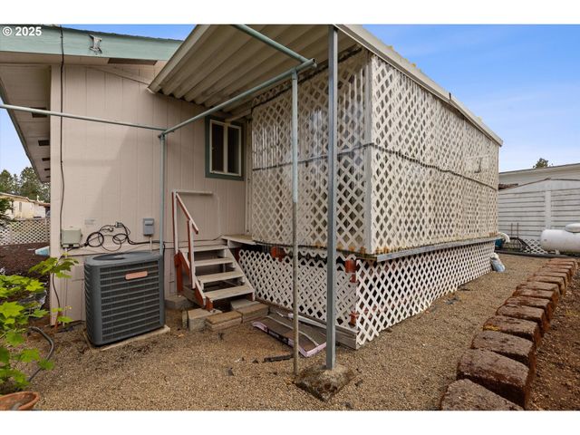 15130 S MAPLELANE Rd 33, Oregon City, OR 97045