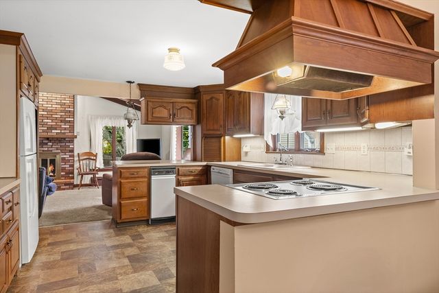 16 Breakheart Road, Saugus, MA 01906