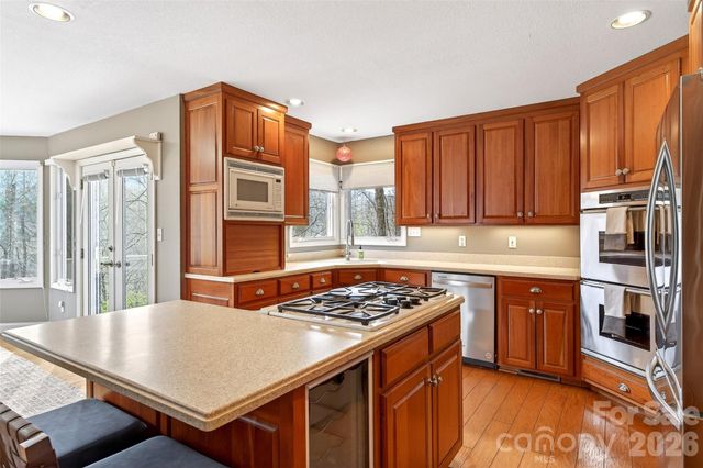 525 Blue Ridge Drive N, Marion, NC 28752