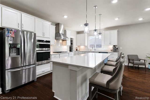7533 Hardwood Circle, Canton Charter Township, MI 48187