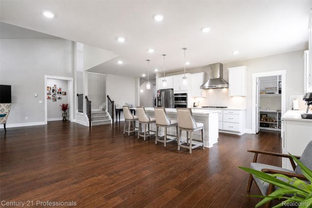 7533 Hardwood Circle, Canton Charter Township, MI 48187