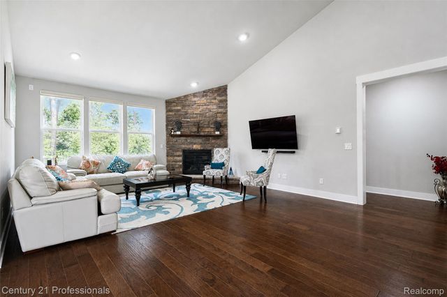 7533 Hardwood Circle, Canton Charter Township, MI 48187