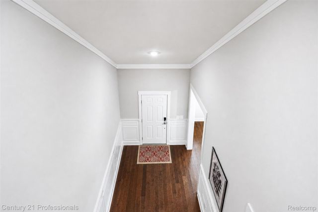 7533 Hardwood Circle, Canton Charter Township, MI 48187
