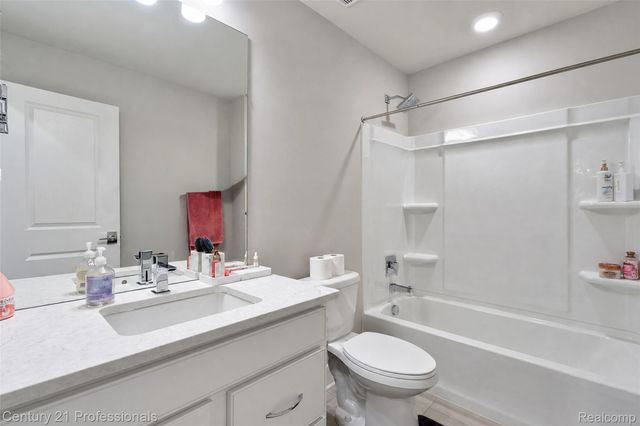 7533 Hardwood Circle, Canton Charter Township, MI 48187