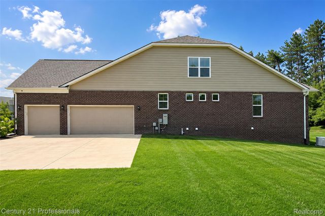 7533 Hardwood Circle, Canton Charter Township, MI 48187