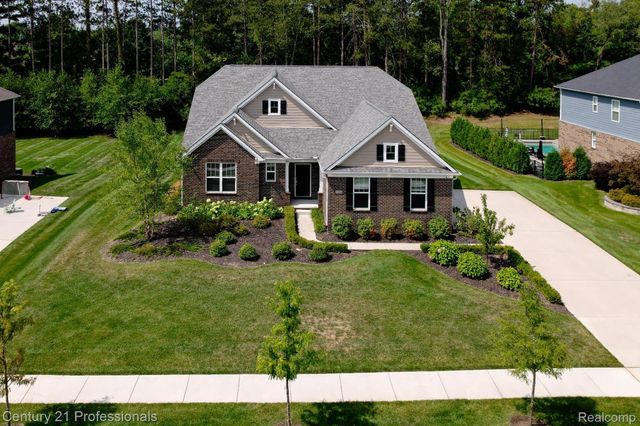 7533 Hardwood Circle, Canton Charter Township, MI 48187