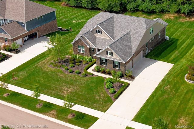 7533 Hardwood Circle, Canton Charter Township, MI 48187