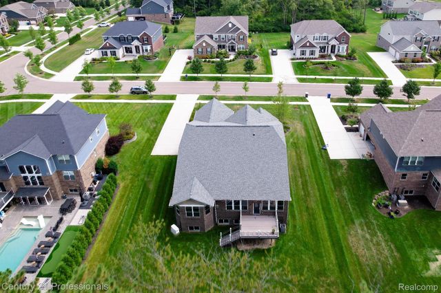 7533 Hardwood Circle, Canton Charter Township, MI 48187
