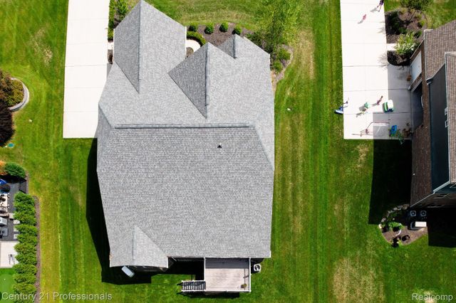 7533 Hardwood Circle, Canton Charter Township, MI 48187