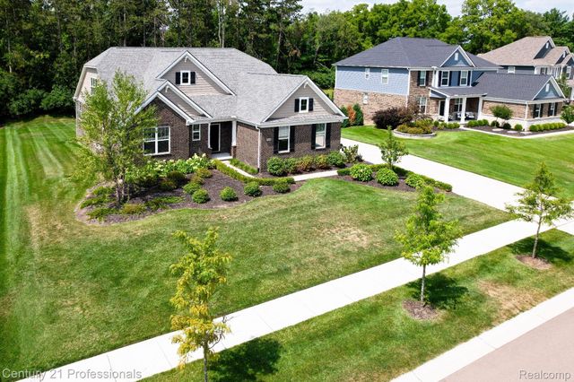 7533 Hardwood Circle, Canton Charter Township, MI 48187