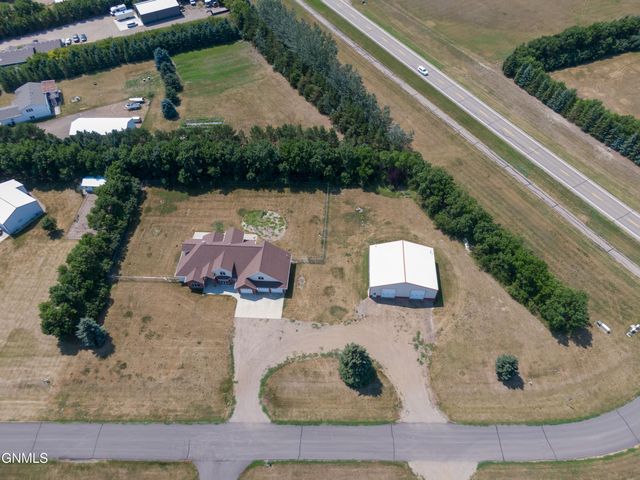 2144 Missouri Loop N, Mandan, ND 58554