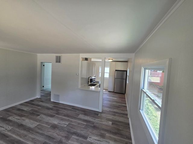 524 Amsterdam Street, Woodstock, IL 60098