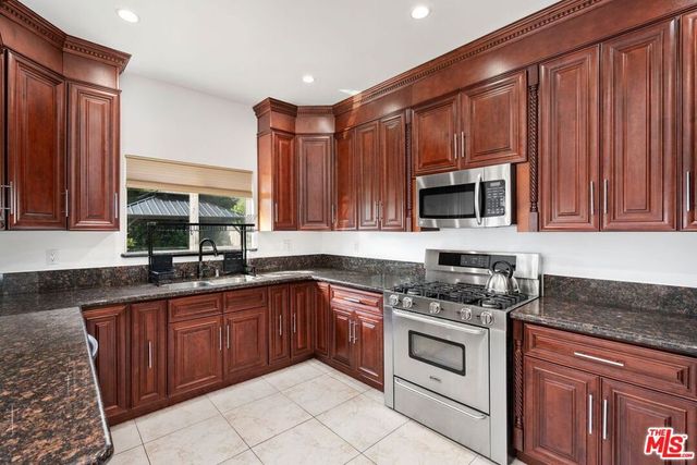 17434 Emelita Street, Encino, CA 91316