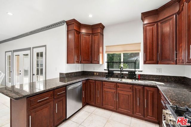 17434 Emelita Street, Encino, CA 91316
