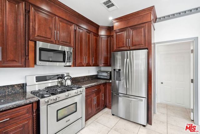 17434 Emelita Street, Encino, CA 91316