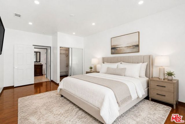 17434 Emelita Street, Encino, CA 91316