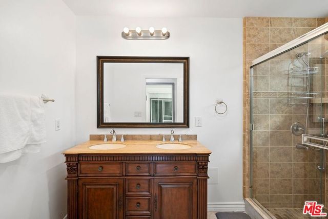 17434 Emelita Street, Encino, CA 91316