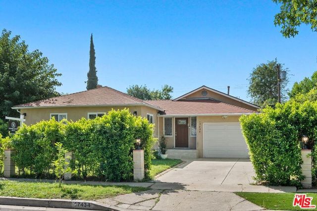 17434 Emelita Street, Encino, CA 91316