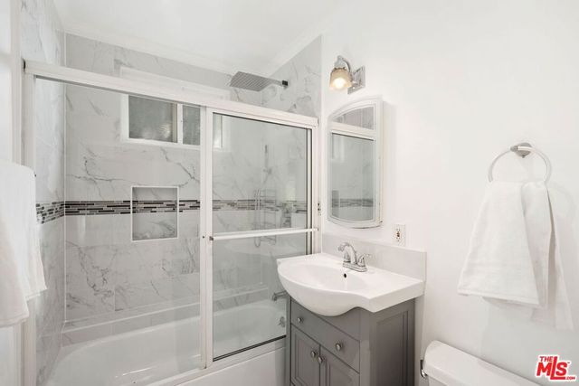 17434 Emelita Street, Encino, CA 91316