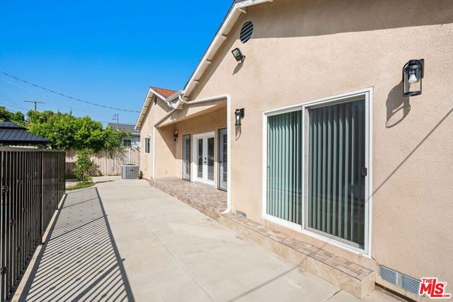 17434 Emelita Street, Encino, CA 91316